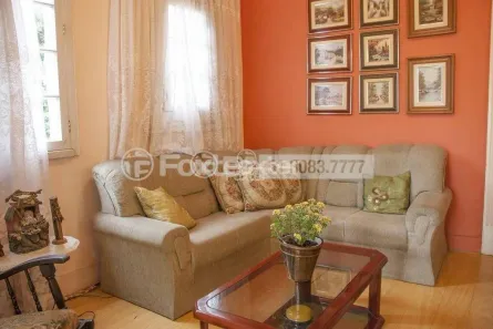 Casa com 5 Quartos à venda, 200m² no Santo Antônio, Porto Alegre