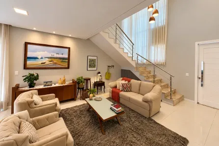 Sobrado com 5 Quartos para alugar, 359m² no Pires Facanha, Eusébio
