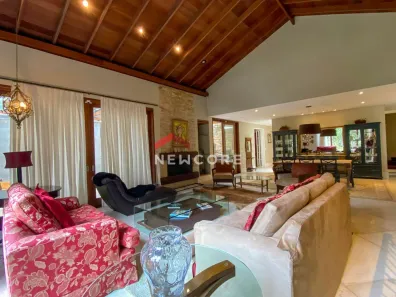 Casa de Condomínio com 4 Quartos à venda, 298m² no Vale Encantado, Campos do Jordão