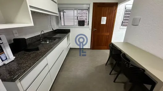 Apartamento com 1 Quarto para alugar, 32m² no Carvoeira, Florianópolis