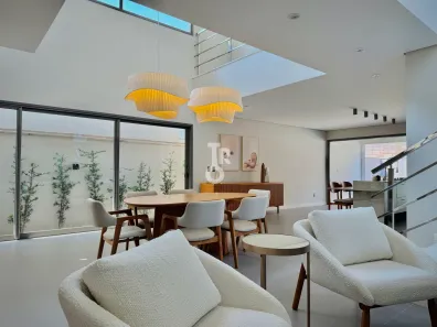 Sobrado com 3 Quartos à venda, 238m² no Loteamento Brisas do Lago, Jundiaí