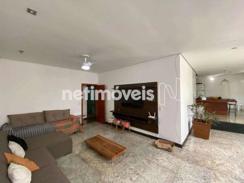 Casa com 3 quartos — Indaiá, Belo Horizonte
