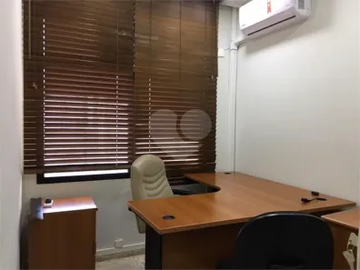 Sala Comercial à venda, 33m² no Barra Funda, São Paulo