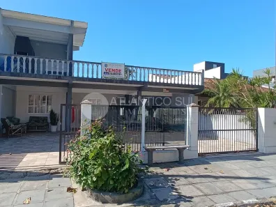 Casa com 3 Quartos à venda, 126m² no PRAIA GRANDE, Matinhos