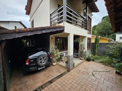 Casa com 4 Quartos à venda, 145m² no Quarteirão Ingelheim, Petrópolis