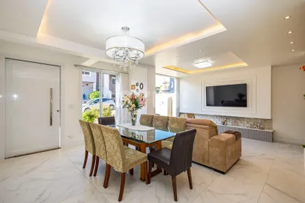 Casa de Condomínio com 4 Quartos à venda, 250m² no Campo Comprido, Curitiba