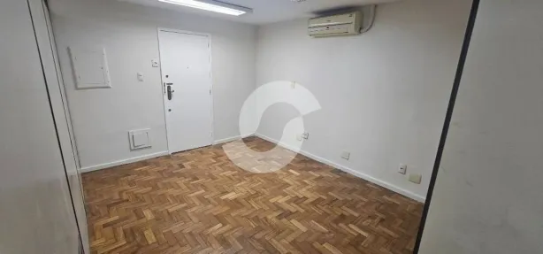 Sala Comercial à venda, 133m² no Centro, Niterói