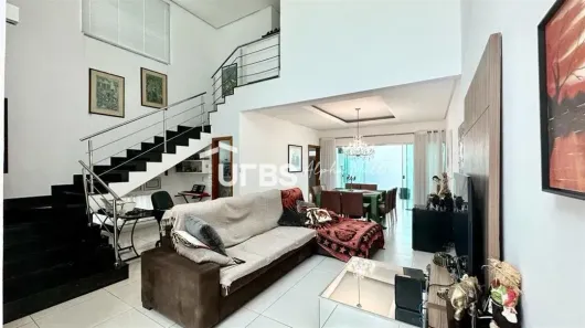 Casa de Condomínio com 3 Quartos à venda, 234m² no Loteamento Portal do Sol I, Goiânia