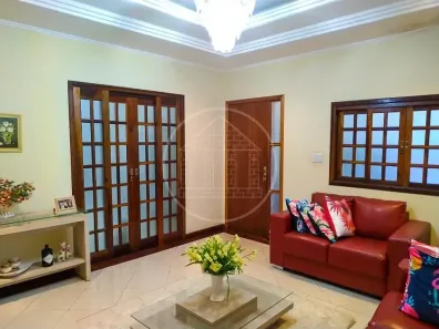 Sobrado com 3 Quartos à venda, 222m² no Núcleo Habitacional Mary Dota, Bauru