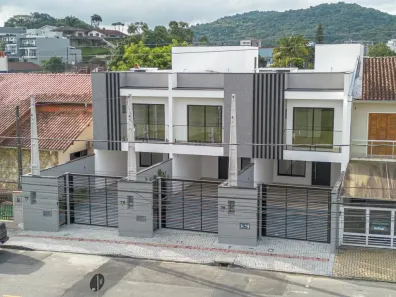Sobrado com 3 Quartos à venda, 146m² no Saguaçu, Joinville