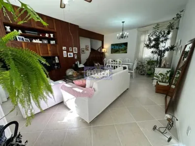 Casa de Condomínio com 4 Quartos à venda, 157m² no Humaitá, Rio de Janeiro