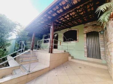Casa com 4 Quartos à venda, 178m² no Alípio de Melo, Belo Horizonte