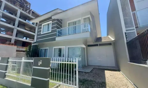 Sobrado com 4 Quartos para alugar, 260m² no Itacolomi, Balneário Piçarras