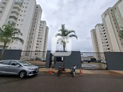 Apartamento com 2 Quartos para alugar, 55m² no Jardim Brasília, Uberlândia