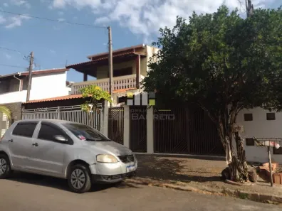 Casa com 2 Quartos para alugar, 90m² no Jardim Macarenko, Sumaré