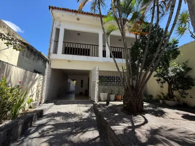 Casa com 5 Quartos à venda, 200m² no Zumbi, Recife