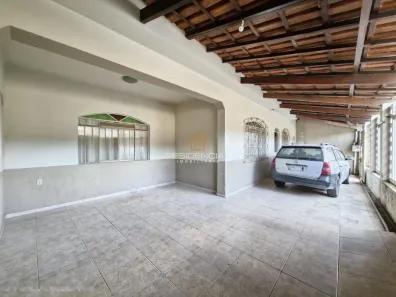 Casa com 3 Quartos à venda, 90m² no Sagrada Família, Divinópolis