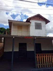Casa com 2 Quartos à venda, 199m² no Portuguesa, Londrina