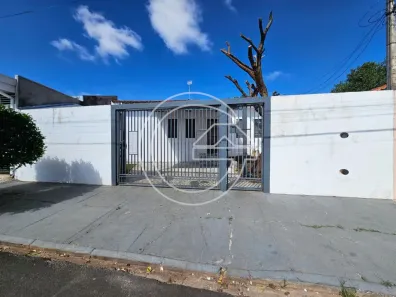 Casa com 3 Quartos para alugar, 10m² no Centro, Marília