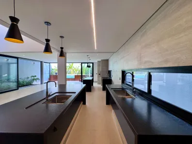Casa com 4 Quartos à venda, 325m² no Vigilato Pereira, Uberlândia
