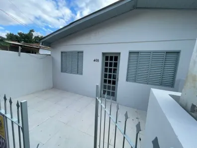 Casa com 2 Quartos para alugar, 60m² no Vila Nova, Novo Hamburgo