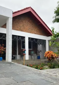 Casa com 4 Quartos à venda, 198m² no Maurício de Nassau, Caruaru