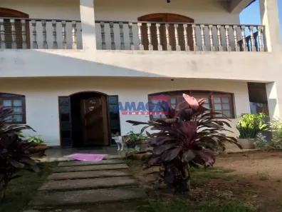 Sobrado com 4 Quartos à venda, 237m² no Jardim Santa Maria, Jacareí