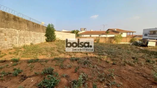 Lote/Terreno à venda, 242m² no Vila Riachuelo, Bauru