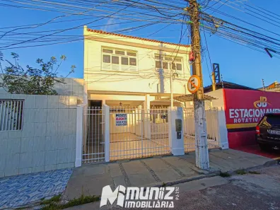 Casa com 2 Quartos para alugar, 120m² no São José, Aracaju