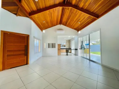 Casa de Condomínio com 3 Quartos para venda ou aluguel, 500m² no Condominio Residencial Real Ville, Pindamonhangaba