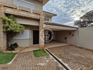 Sobrado com 2 Quartos para alugar, 136m² no Country, Cascavel