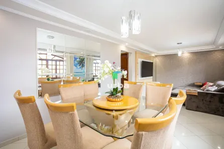 Sobrado com 5 Quartos à venda, 212m² no Novo Mundo, Curitiba