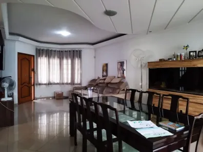 Sobrado com 3 Quartos à venda, 250m² no Centro, Jacareí