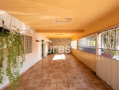 Sobrado com 5 Quartos à venda, 400m² no Parque Atheneu, Goiânia