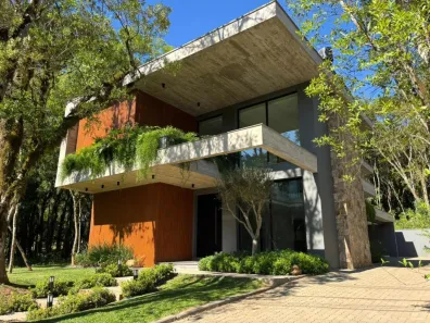 Casa de Condomínio com 4 Quartos à venda, 350m² no Pinheiro Grosso, Canela