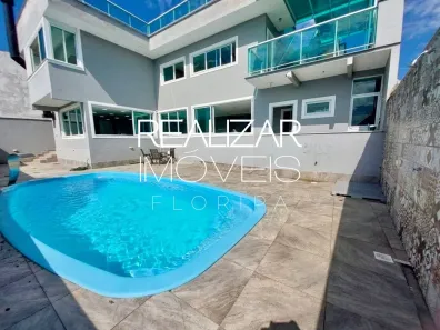 Casa com 4 Quartos para alugar, 600m² no Centro, Florianópolis
