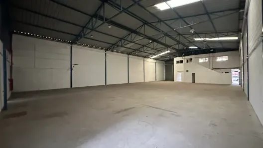 Galpão/Depósito/Armazém para alugar, 1000m² no Califórnia, Belo Horizonte