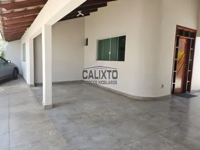 Casa com 4 Quartos à venda, 212m² no Cidade Jardim, Uberlândia