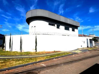 Sobrado com 3 Quartos à venda, 316m² no Residencial Canadá, Goiânia