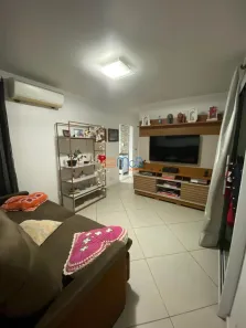 Casa com 2 Quartos à venda, 72m² no Centro, Macaé