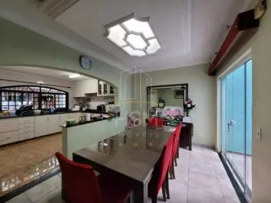 Sobrado com 3 Quartos à venda, 204m² no Nova Petrópolis, São Bernardo do Campo