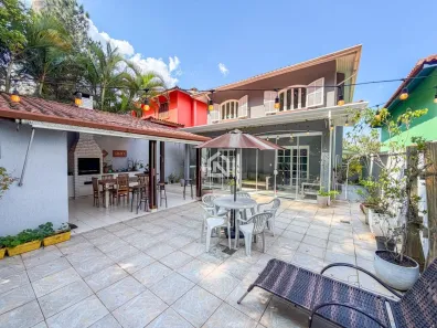 Casa de Condomínio com 3 Quartos à venda, 240m² no Jardim Lambreta, Cotia