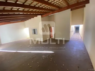 Casa com 3 Quartos para alugar, 160m² no Jardim Europa, Uberlândia