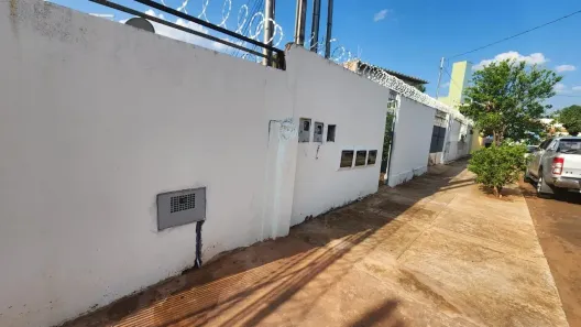 Casa com 1 Quarto para alugar, 350m² no Amambaí, Campo Grande