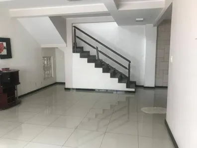 Casa com 3 Quartos à venda, 230m² no Centro, Anápolis