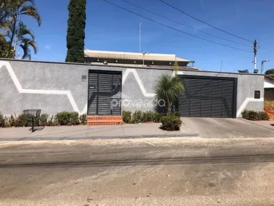 Casa com 5 Quartos à venda, 278m² no Jardim Califórnia, Goiânia