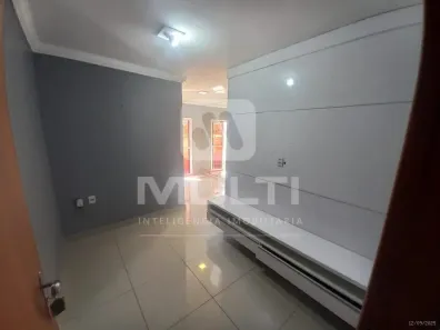 Apartamento com 2 Quartos para alugar, 58m² no Segismundo Pereira, Uberlândia