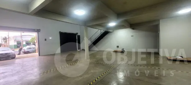 Galpão/Depósito/Armazém para alugar, 281m² no Segismundo Pereira, Uberlândia