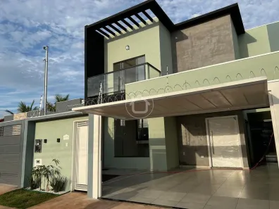 Sobrado com 3 Quartos à venda, 136m² no Coronel Antonino, Campo Grande
