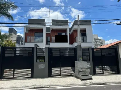 Sobrado com 3 Quartos à venda, 124m² no Santo Antônio, Joinville
